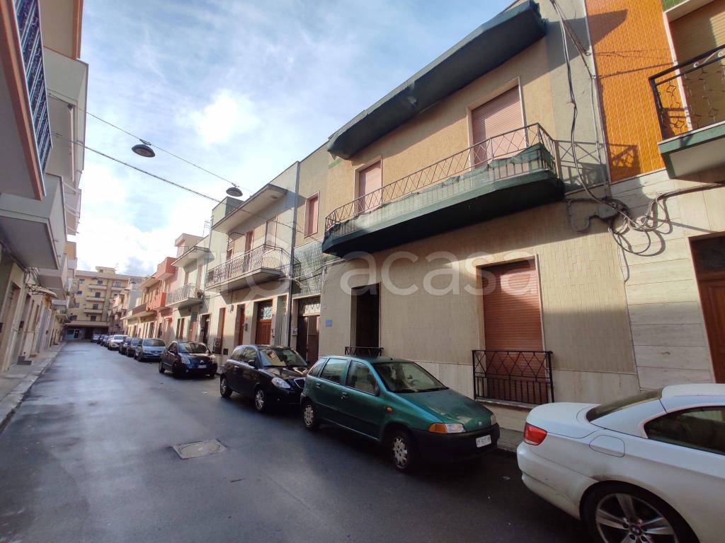 Appartamento in vendita a Francavilla Fontana via Pietro Incalza