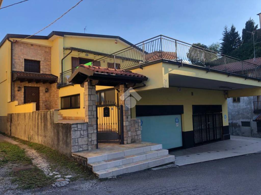 Appartamento in vendita a Mapello via XI Febbraio, 16