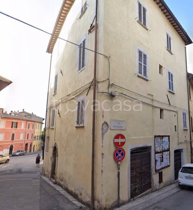 Casa Indipendente in vendita a Spoleto largo Antonio Fratti