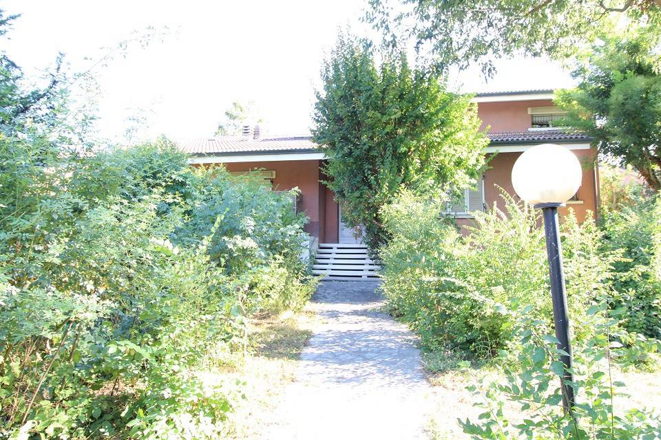 Villa Bifamiliare in vendita a Reggio nell'Emilia via Marcello Malpighi