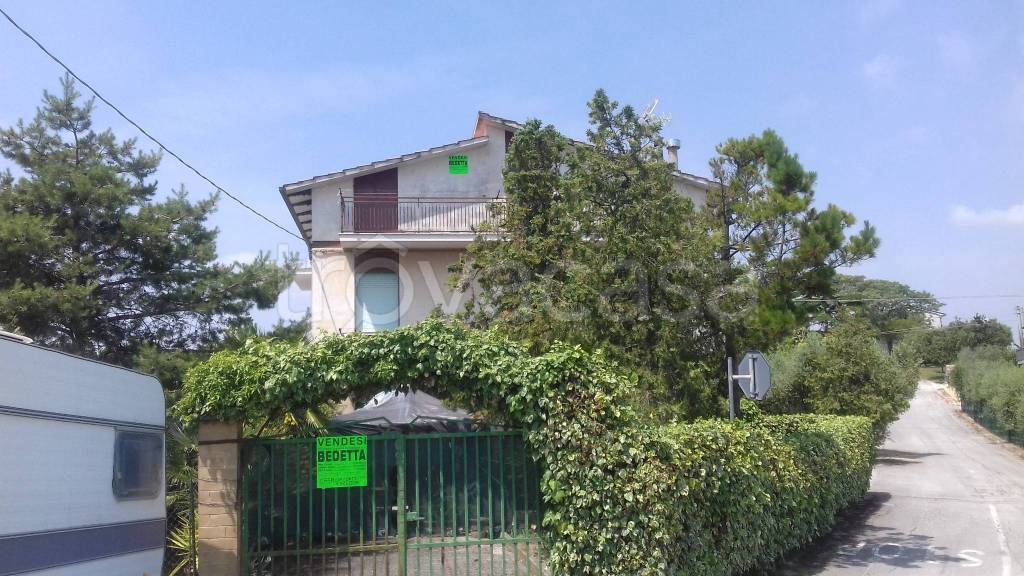 Villa Bifamiliare in vendita a Monte Urano