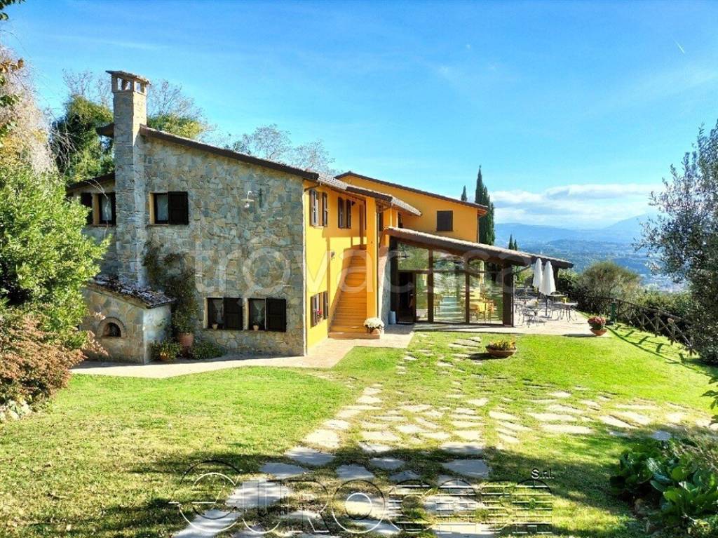 Casale in vendita a Perugia perugia