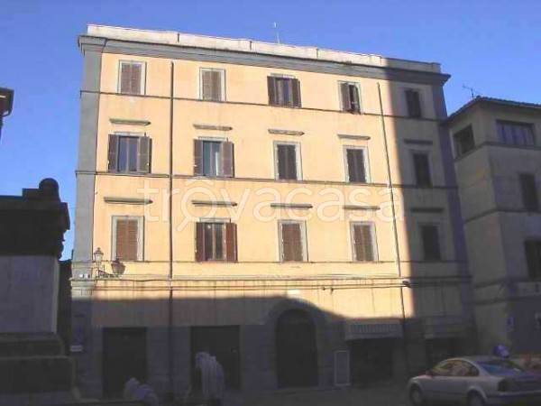 Appartamento in vendita a Bagnoregio piazza Camillo Benso Conte di Cavour