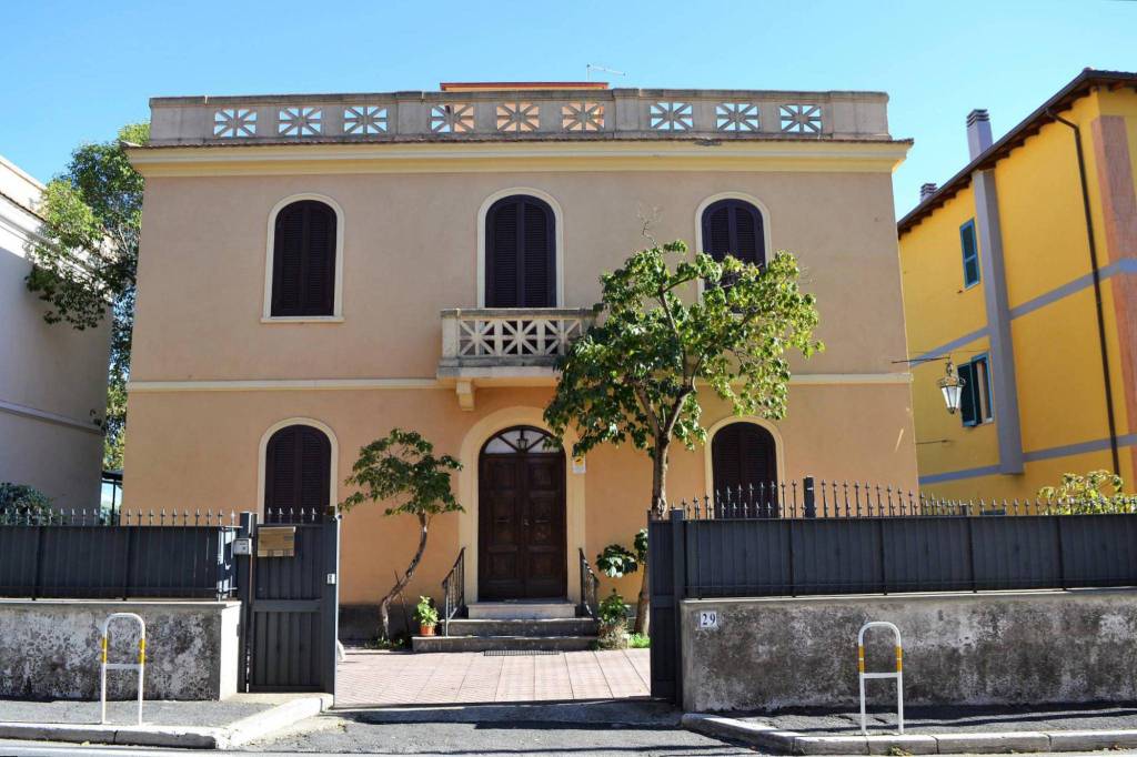 Villa in vendita a Castelnuovo di Porto via Flaminia