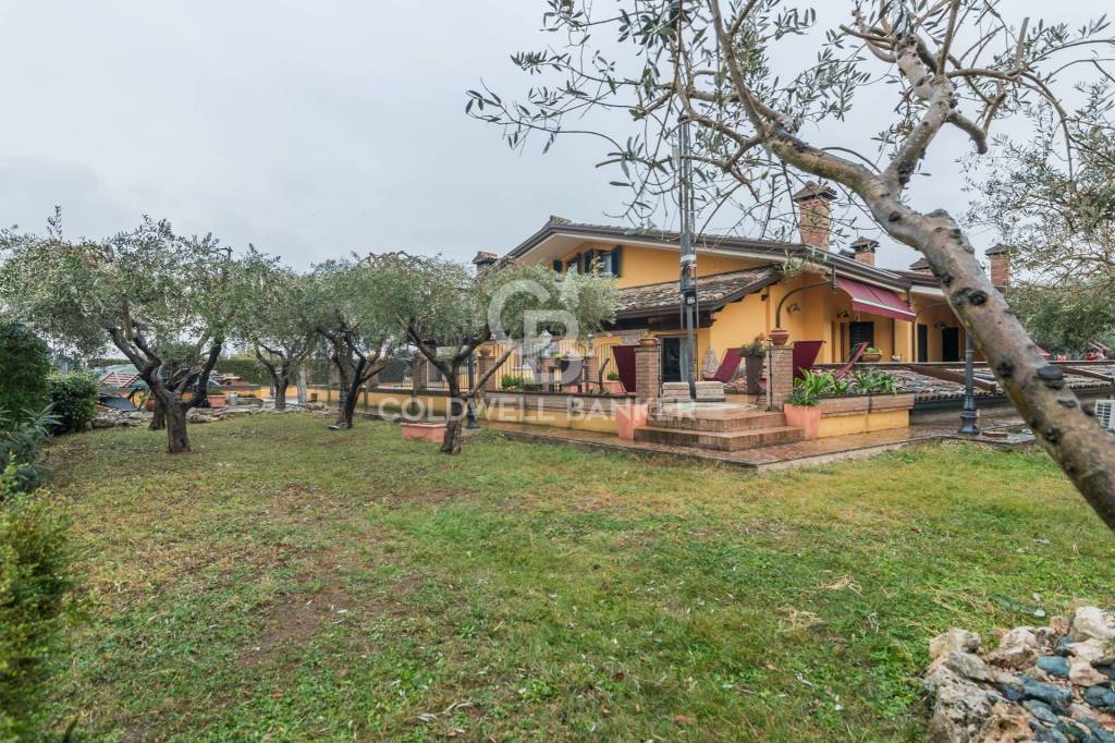 Villa in vendita a Rimini via Maceri, 28