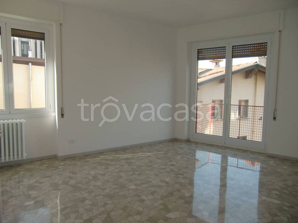Appartamento in in vendita da privato a Cantù via Eugenio Corbetta, 3