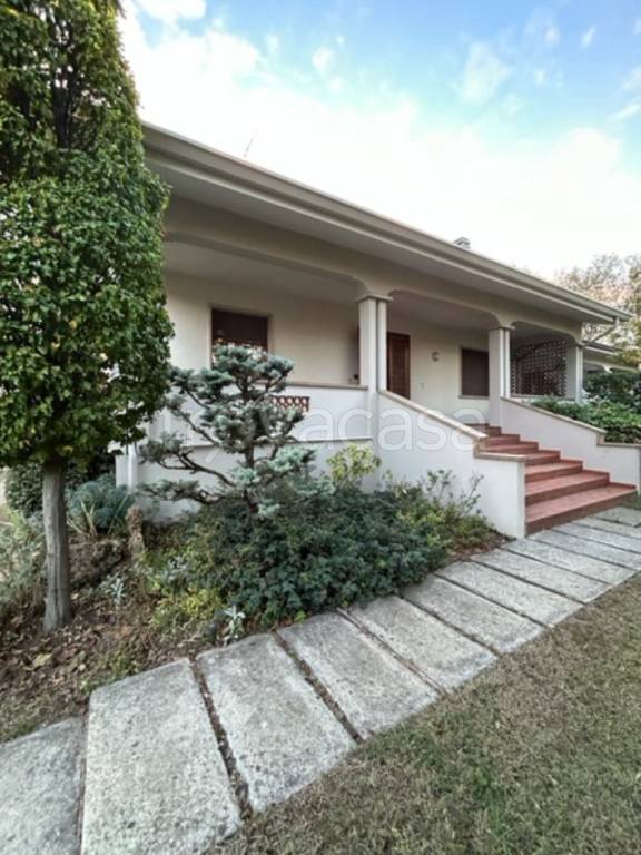 Villa in vendita a Gazoldo degli Ippoliti via Guglielmo Marconi