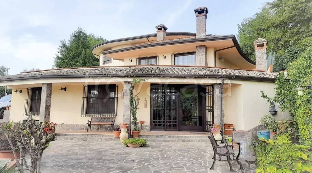 Villa in vendita ad Alatri via Colle San Pietro, 21