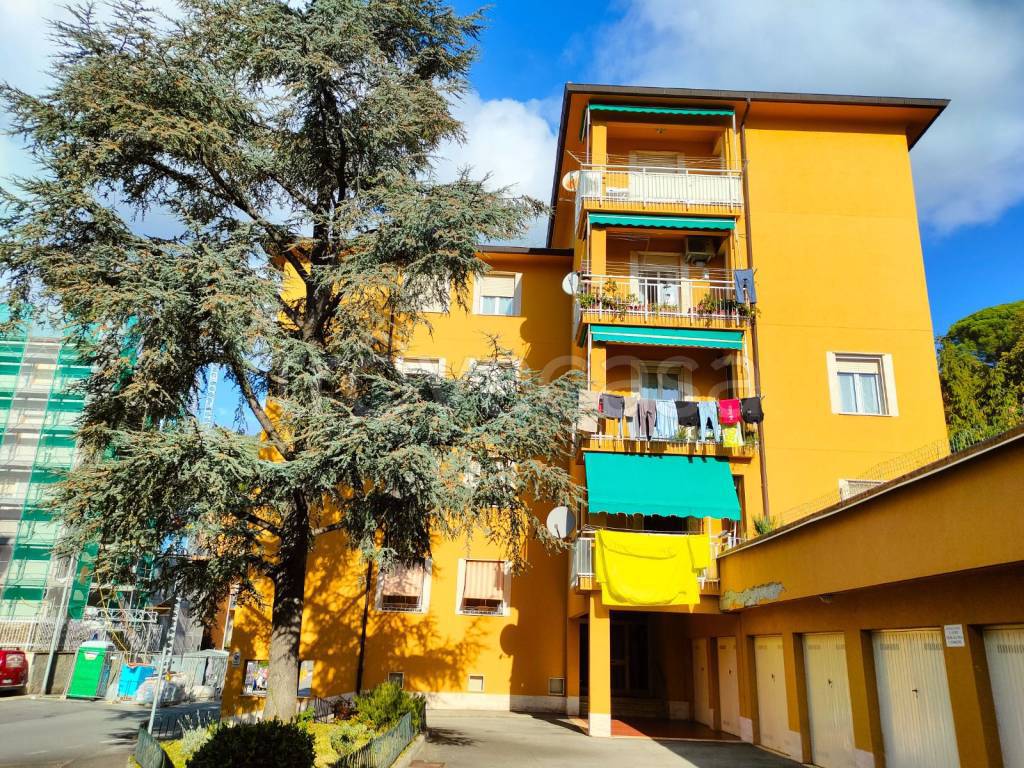 Appartamento in vendita ad Arenzano via Giacomo Leopardi