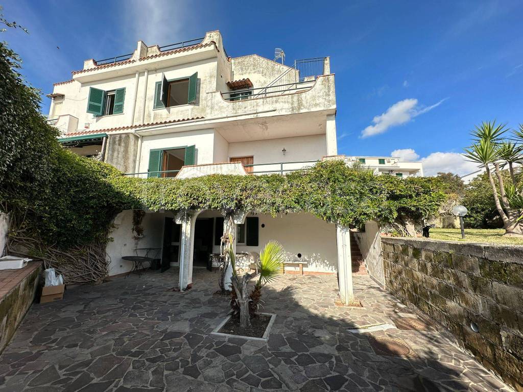 Villa Bifamiliare in vendita a Giugliano in Campania via Madonna del Pantano