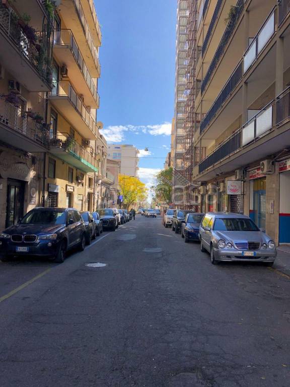 Garage in vendita a Catania via Vittorio Emanuele Orlando, 87