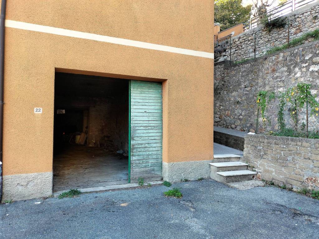 Garage in vendita a Tolfa via Nazario Sauro, 22