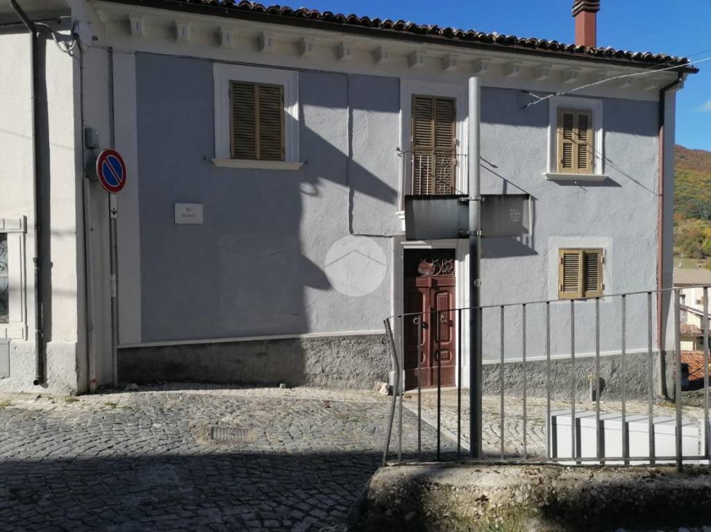 Casa Indipendente in vendita a Rocca di Mezzo via Centrale