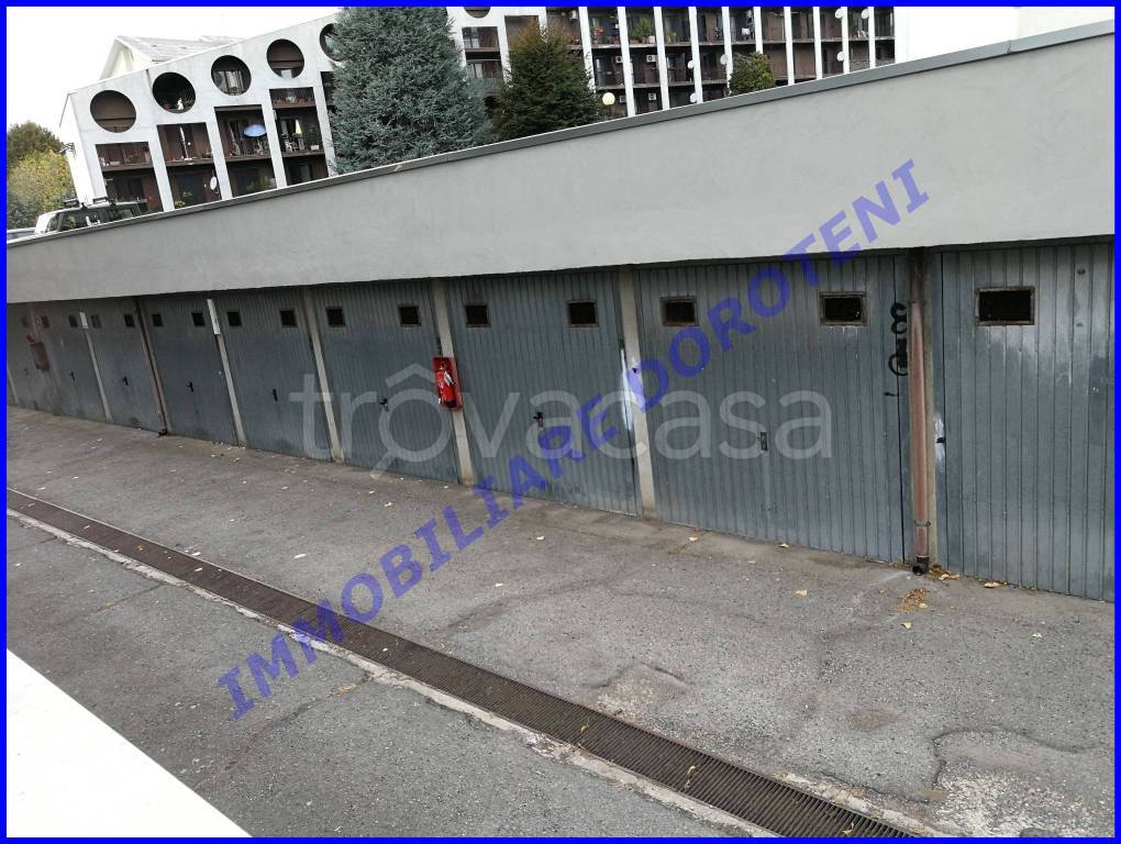 Garage in vendita a Vercelli via Umberto Maddalena, 38