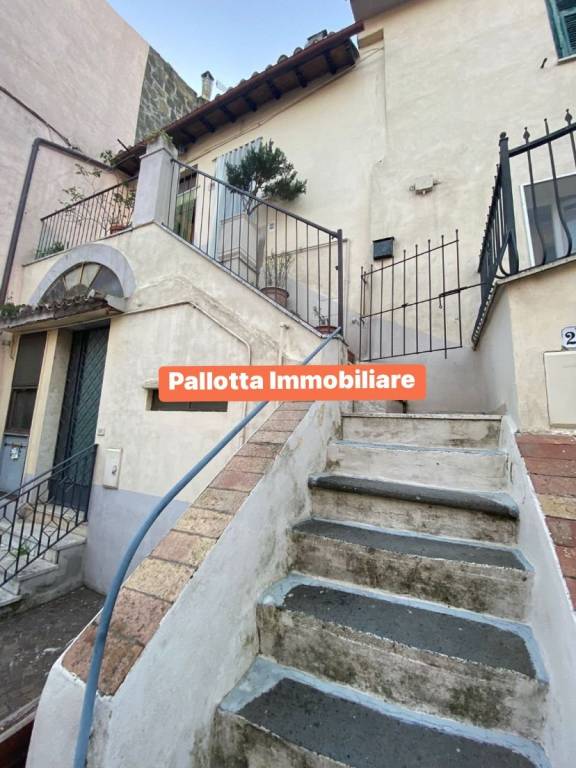 Appartamento in vendita a Piansano via Umberto I
