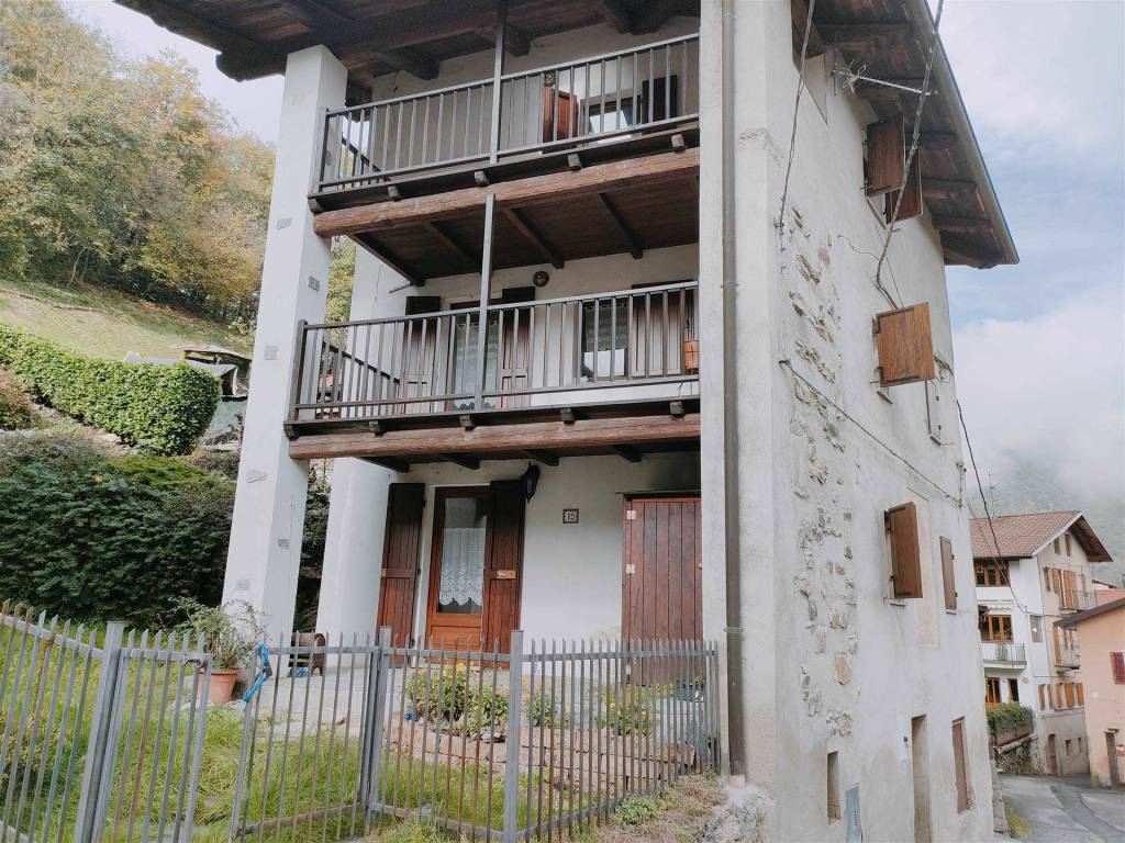 Casa Indipendente in vendita a Biella via Favaro Di Là, 19