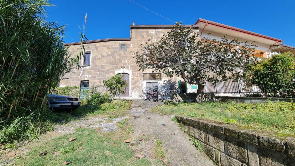 Casa Indipendente in vendita a Sant'Agata de' Goti via Tora Mazzoni