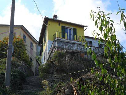 Appartamento in vendita a Riccò del Golfo di Spezia via 4 Novembre