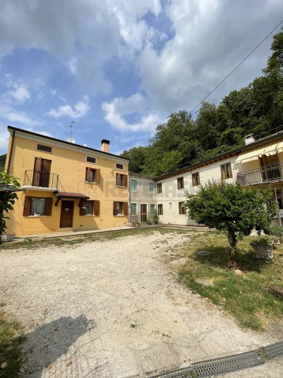 Villa Bifamiliare in vendita a Val Liona via Cul del Sacco, 1