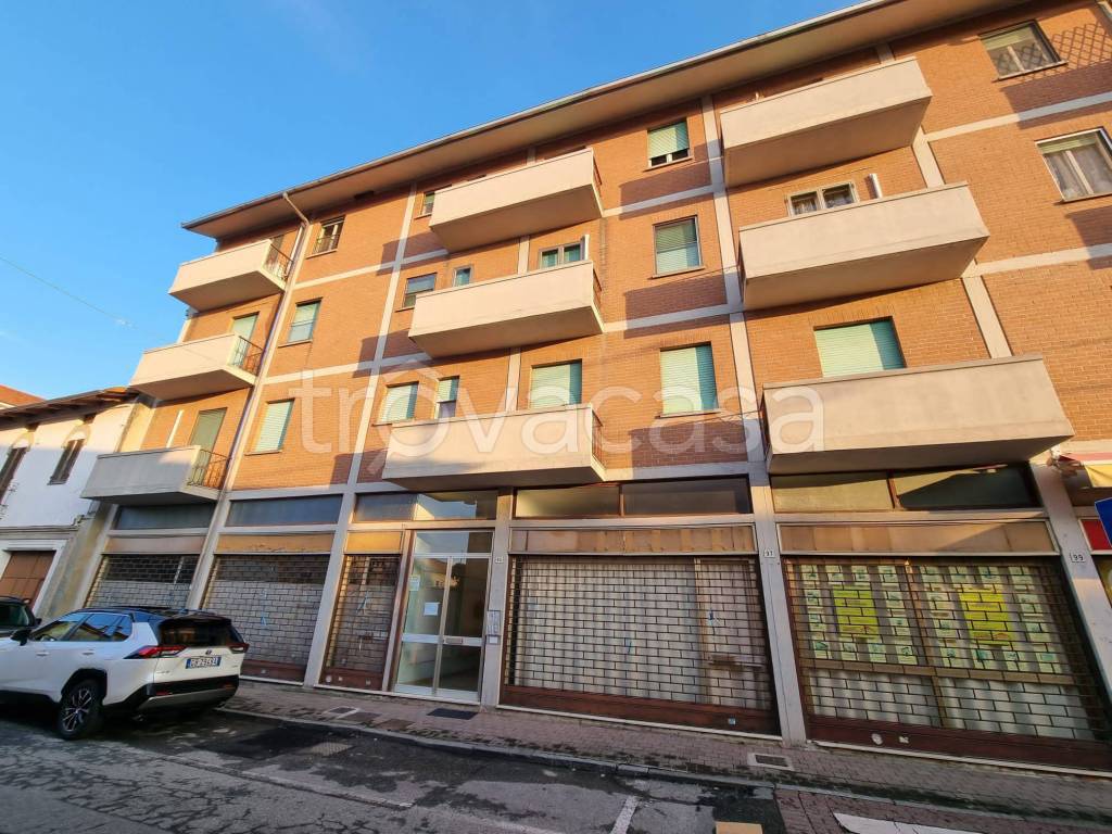 Appartamento in vendita a Bianzè corso Italia, 95