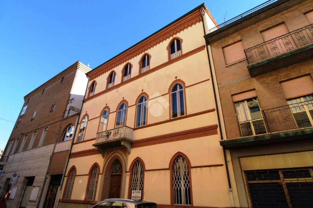 Intero Stabile in vendita a Cotignola corso Sforza, 47