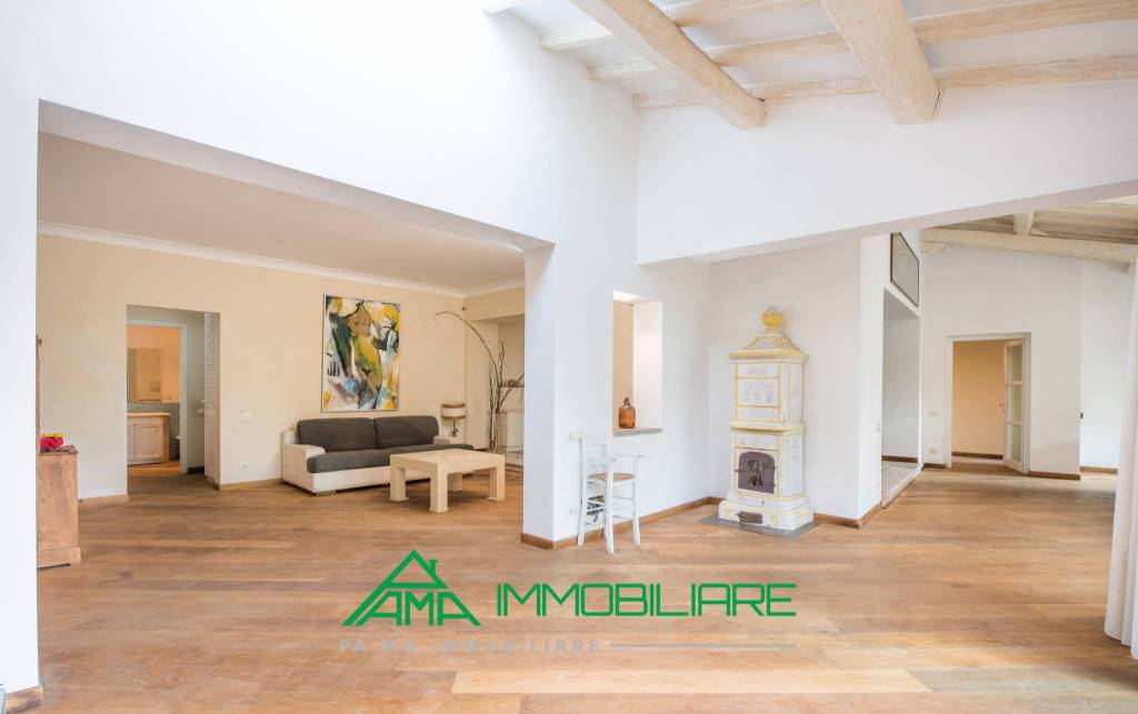 Villa in vendita a Monte Porzio Catone via dell'Osservatorio, 11