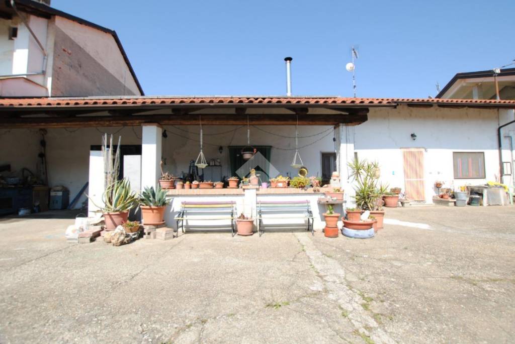 Casa Indipendente in vendita a Livorno Ferraris frazione Gerbidi