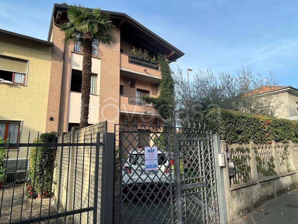 Villa Bifamiliare in vendita a Bovisio-Masciago via Francioli, 7
