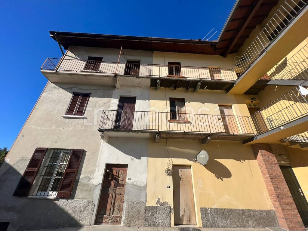 Casa Indipendente in vendita a Veduggio con Colzano via Libertà