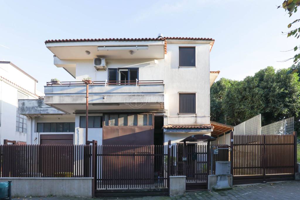 Villa in vendita ad Aversa via Salvatore di Giacomo 15