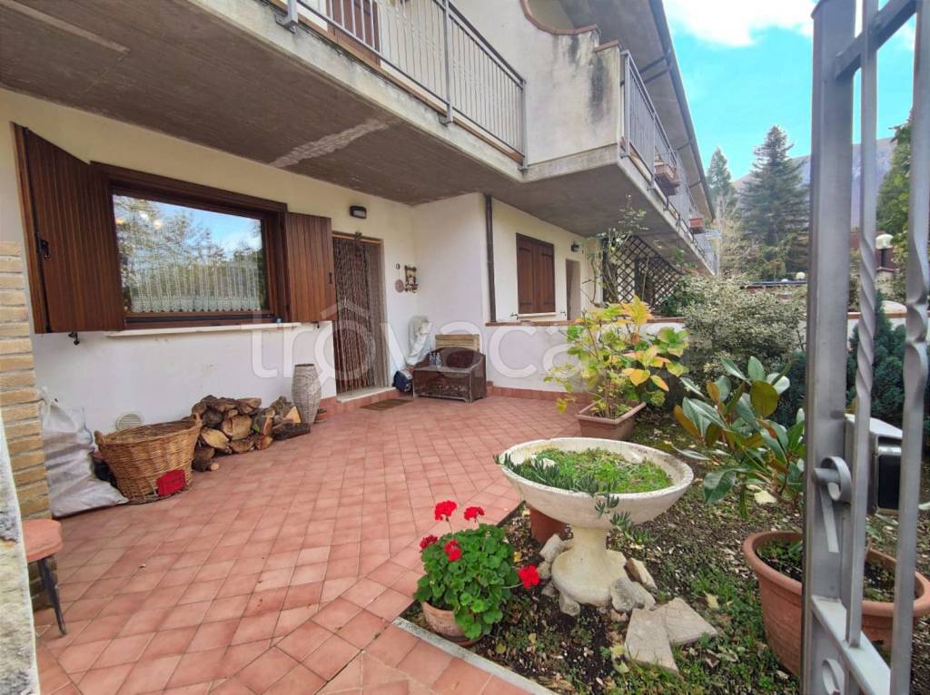 Appartamento in vendita a Sant'Eufemia a Maiella via San Matteo