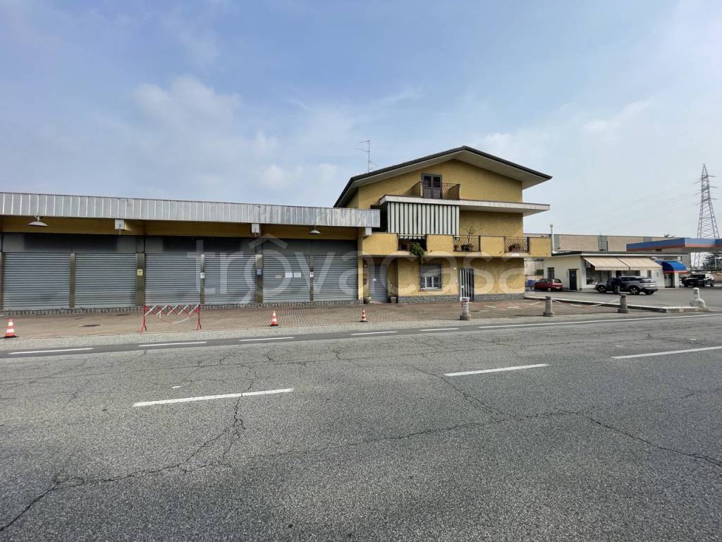 Capannone Industriale in vendita a Santo Stefano Ticino viale Aldo Borletti, 25