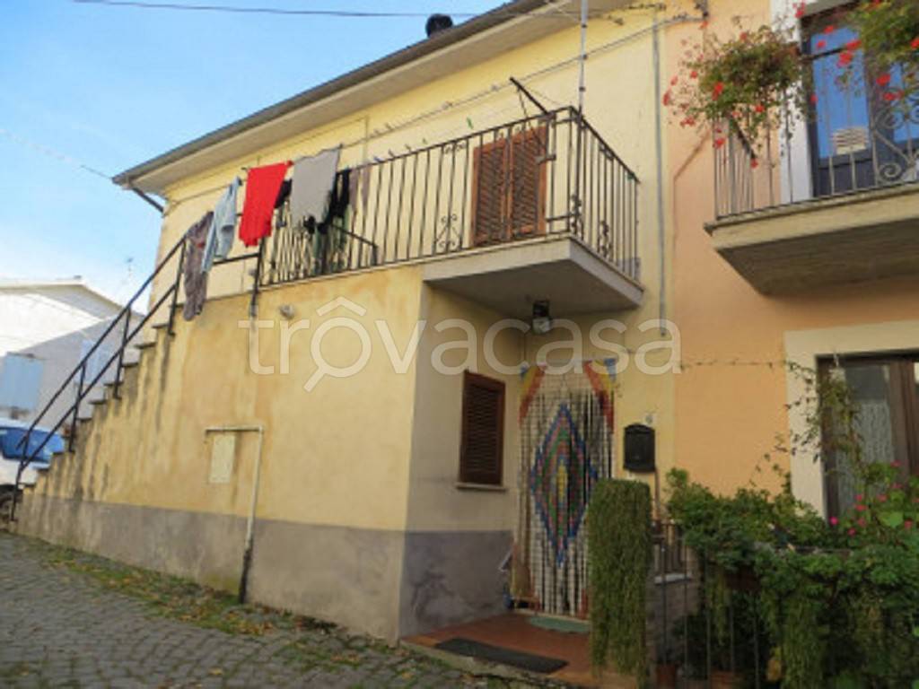 Casa Indipendente in vendita a L'Aquila via Colle di Sassa - Via Caionari, 6