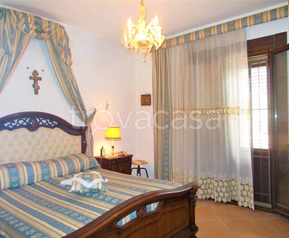 Villa in vendita a Palermo via Messina Marine, 600