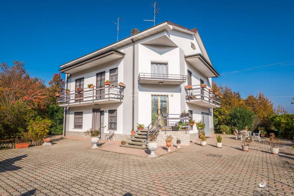 Villa Bifamiliare in vendita a Casalgrande via Santa Rizza 22/a