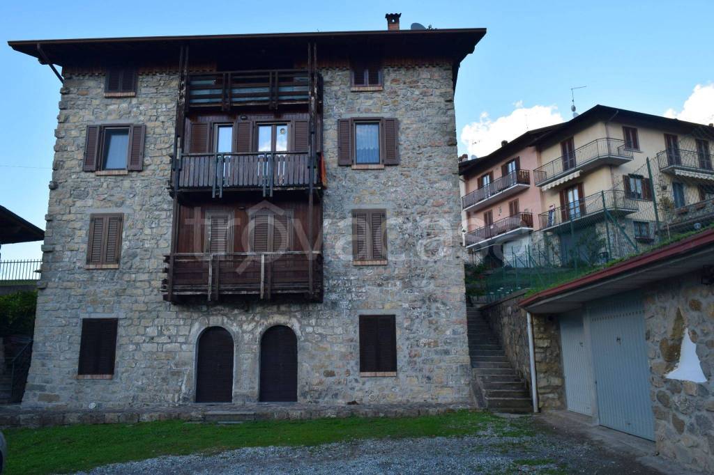 Appartamento in in vendita da privato a San Giovanni Bianco via Ornico, 13