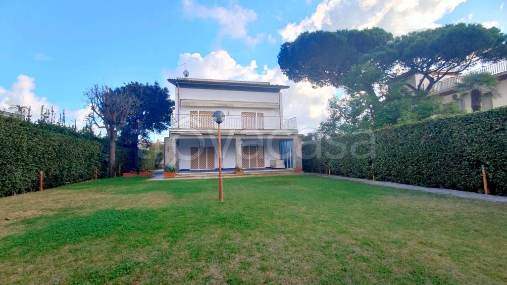 Villa in vendita a Fiumicino via Pier Luigi Nervi