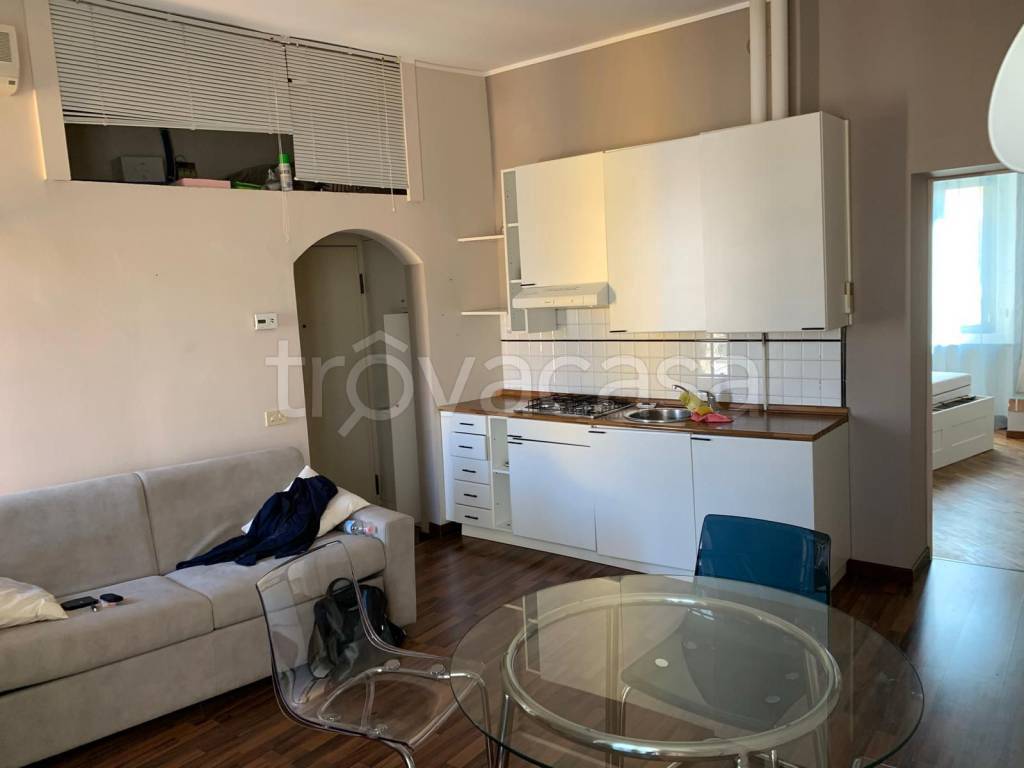 Appartamento in affitto a Milano via Cardinale Ascanio Sforza, 49