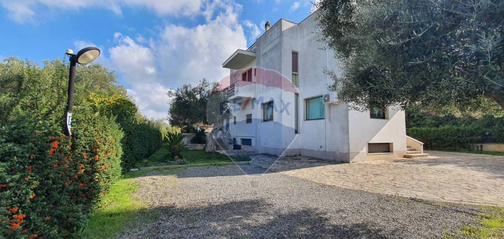 Villa in vendita a Castellana Grotte via Selva di Fasano, 29b