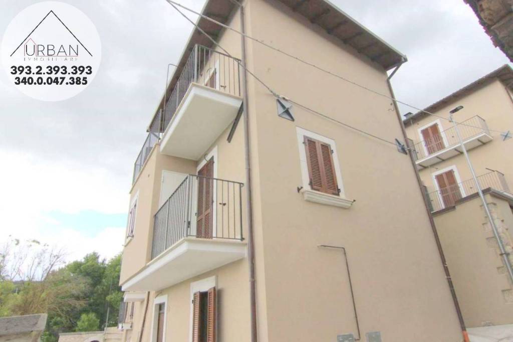 Casa Indipendente in vendita a Barisciano via Nanni, 8