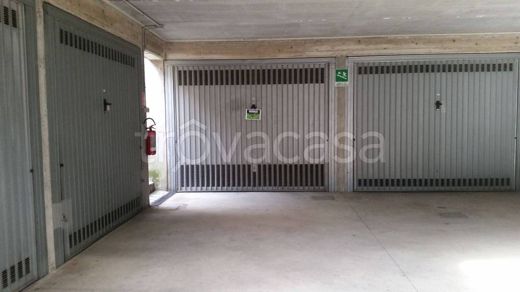 Garage in vendita a Paderno Dugnano via Amilcare Ponchielli, 48
