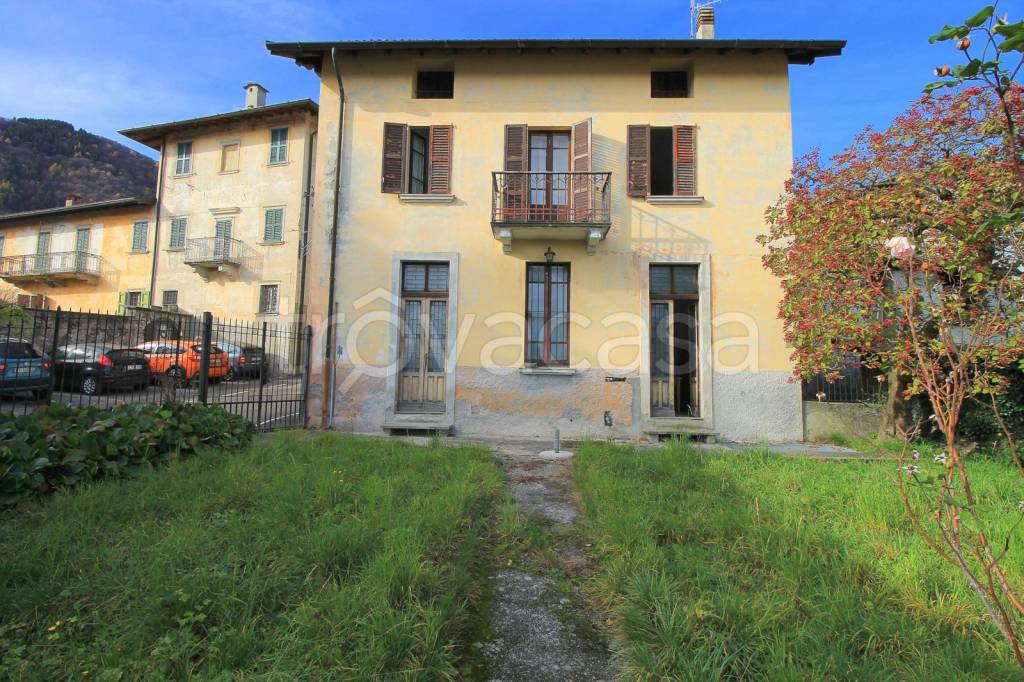 Villa in vendita a Centro Valle Intelvi via Madonna del Carmine, 3