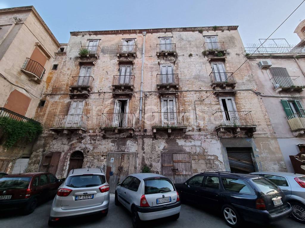 Intero Stabile in in vendita da privato a Taranto via Giuseppe Garibaldi, 12