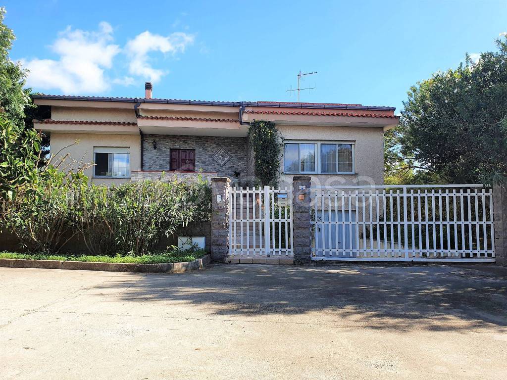 Villa in vendita a Carbonia via Alghero, 3