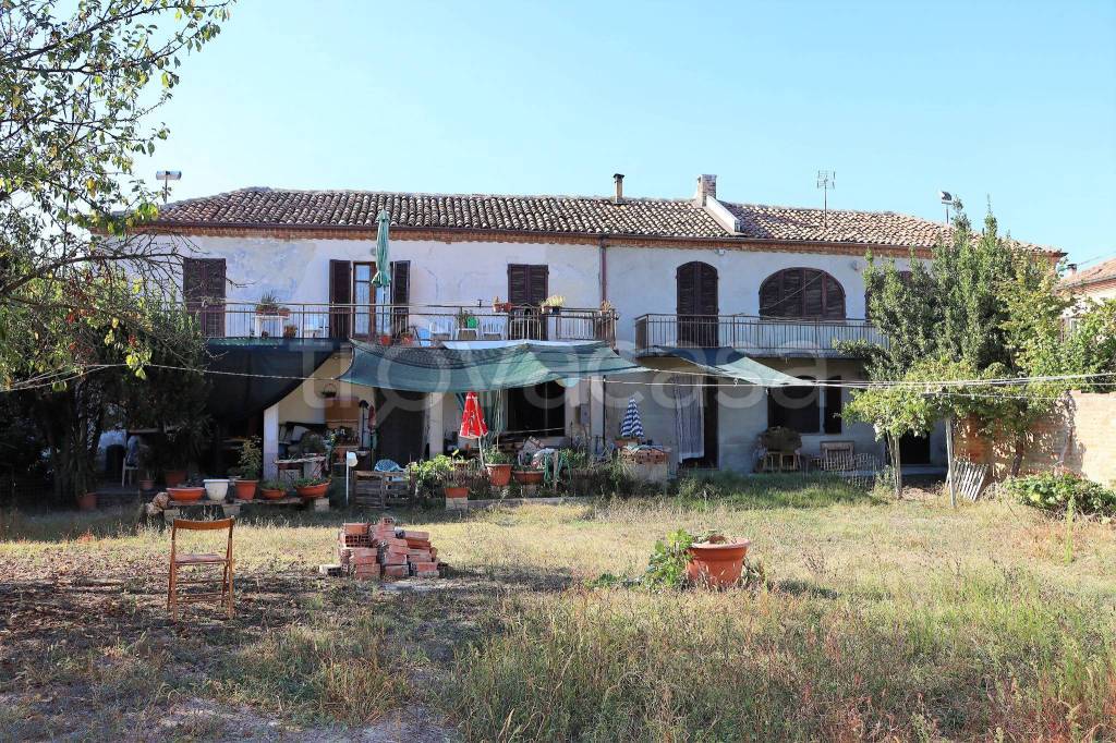 Casale in vendita a Santo Stefano Belbo frazione Valdivilla