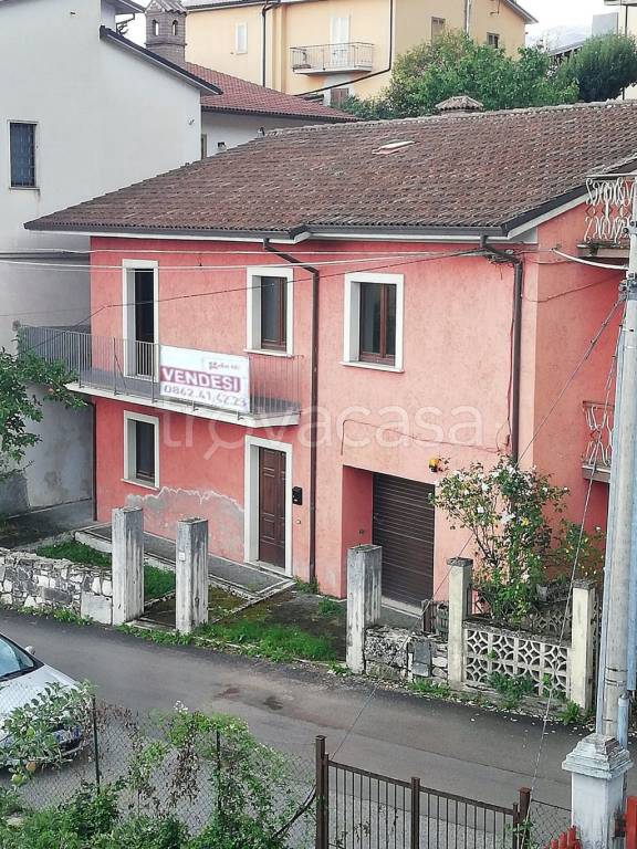 Casa Indipendente in vendita a Tornimparte via Castiglione, 87