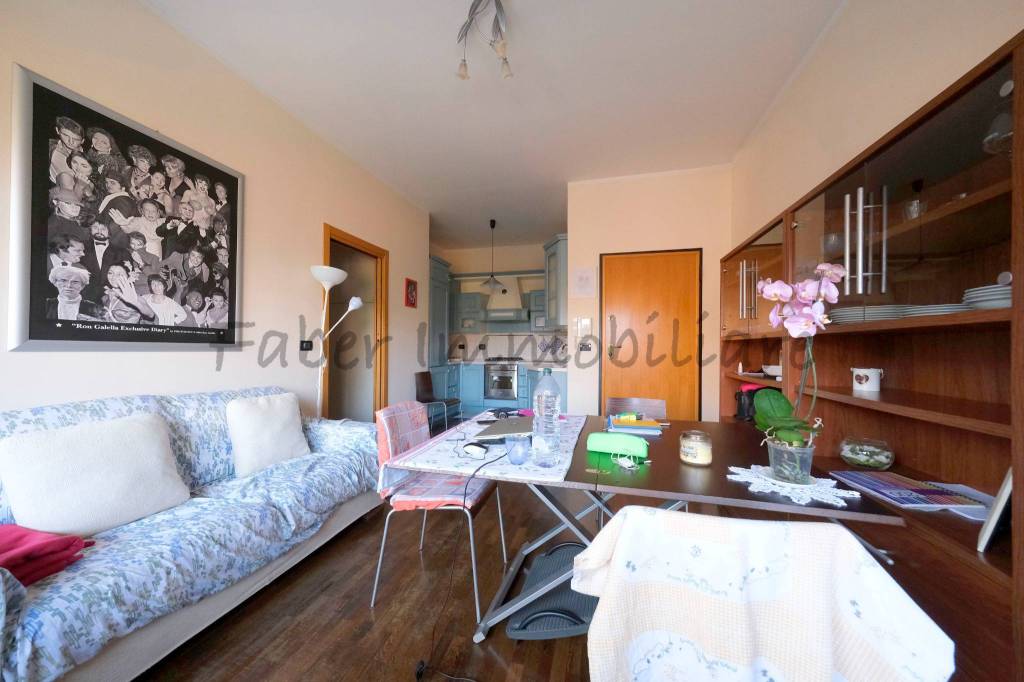Appartamento in vendita a Bologna via Genova