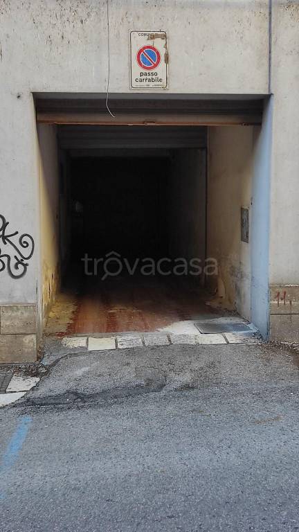 Garage in vendita a Potenza via Vescovado