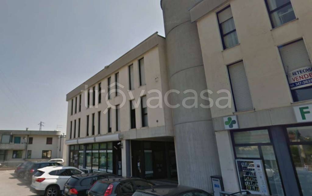 Ufficio in vendita ad Altavilla Vicentina via Vicenza 232