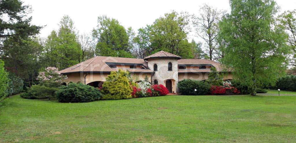 Villa in vendita a Guanzate via della Pineta